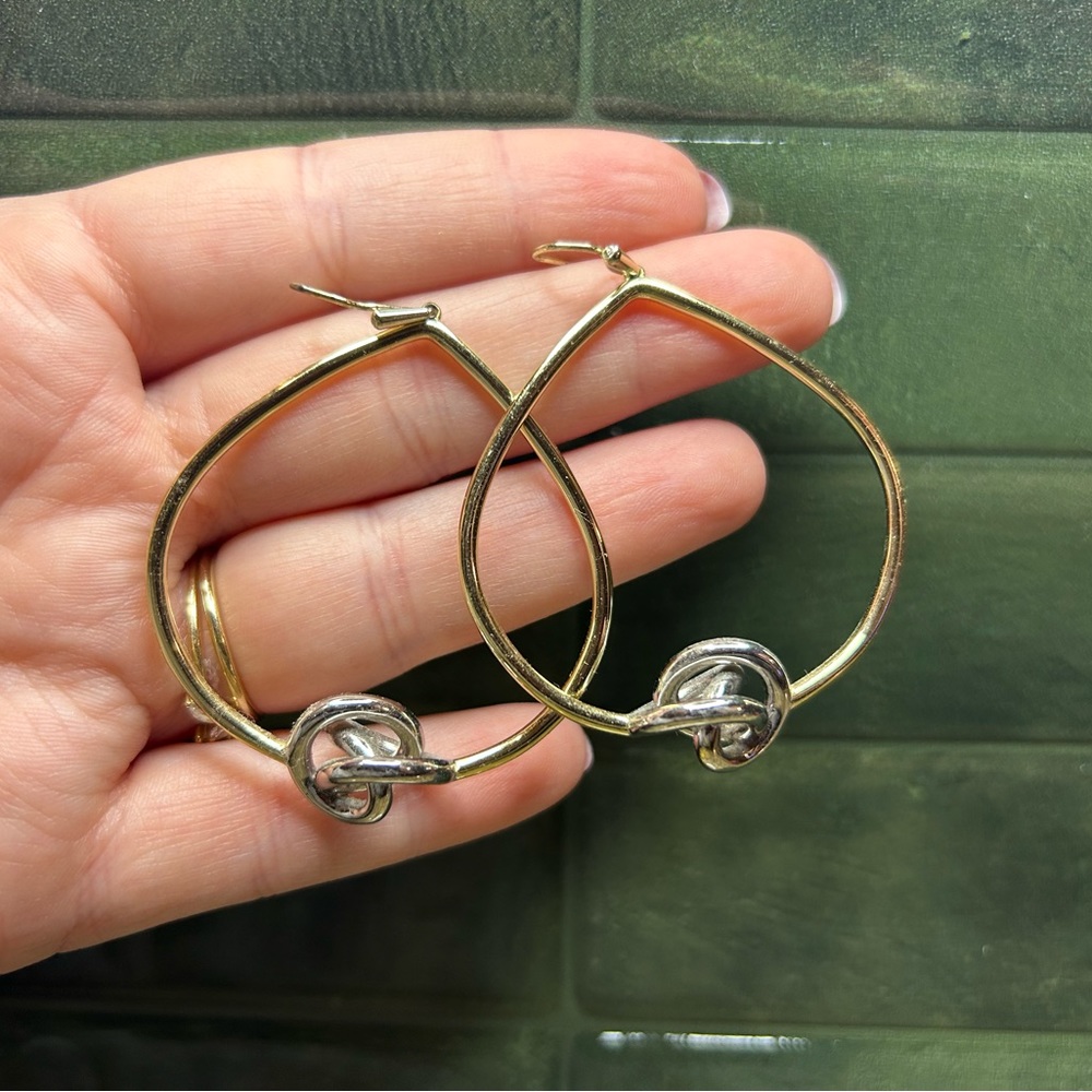 Kendra Scott Presleigh open earrings